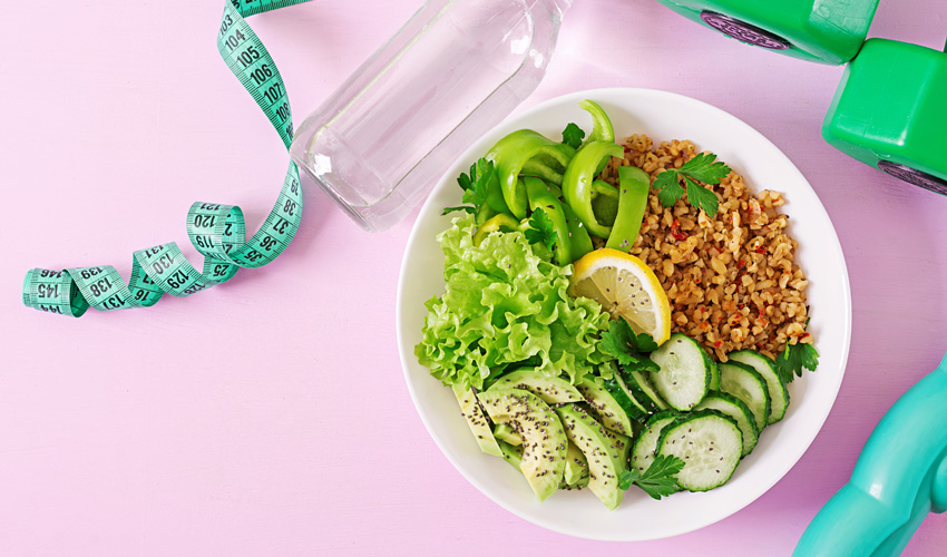 A diétás étrend férfiaknak és nőknek rengeteg friss zöldséget tartalmaz.